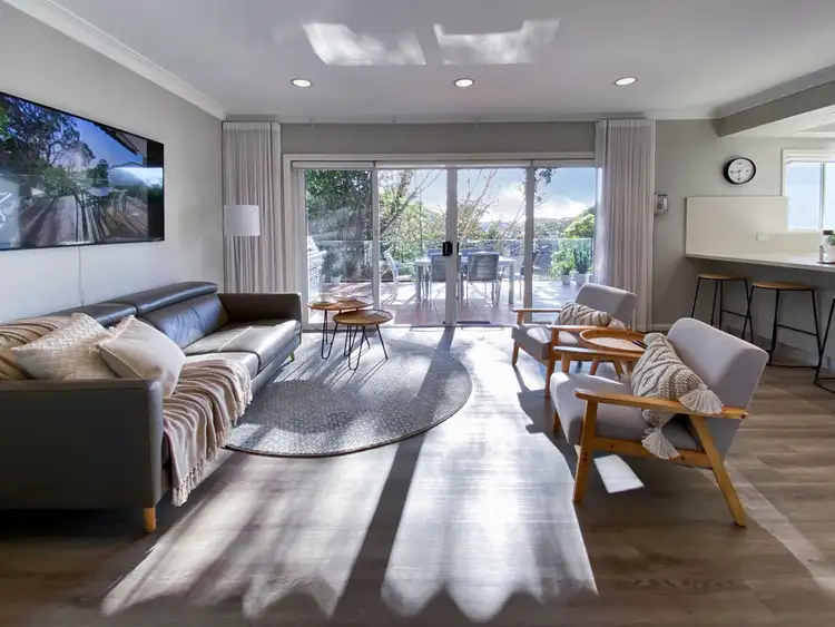 81 Griffin Parade, Illawong NSW 2234