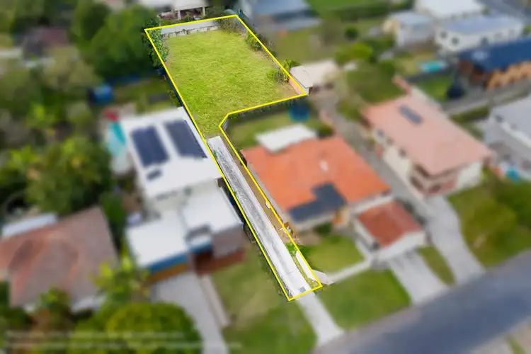 32 Eric Road, Holland Park QLD 4121