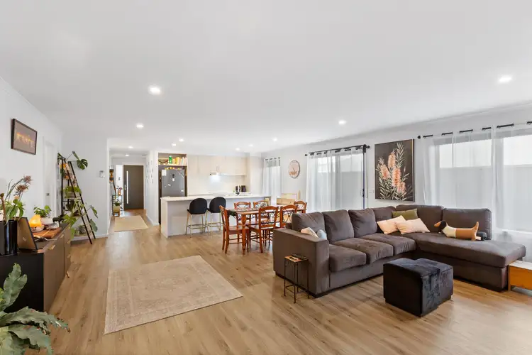 Main view of Homely unit listing, Unit 5/3 Highton Lane, Mansfield VIC 3722