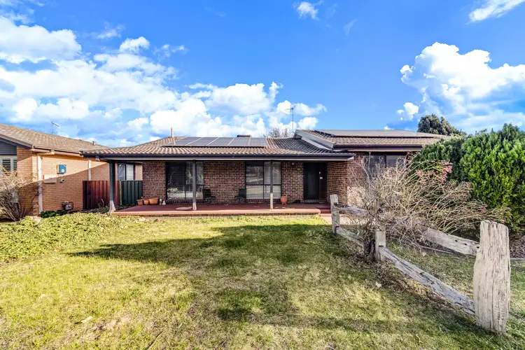 19 Barraclough Crescent, Monash ACT 2904
