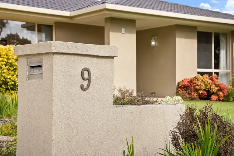 Fifth view of Homely house listing, 9 Merrett Gardens, Gordon ACT 2906