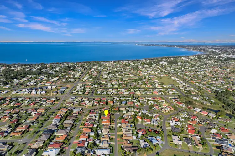 14 Mainsail Court, Point Vernon QLD 4655