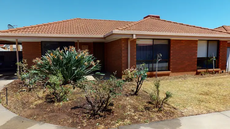32 Nowie Street
