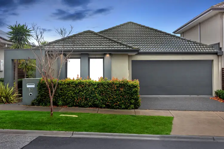 17 Meridian Circuit, Berwick VIC 3806