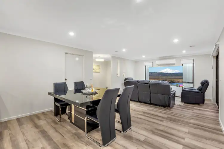 Fifth view of Homely house listing, 17 Meridian Circuit, Berwick VIC 3806