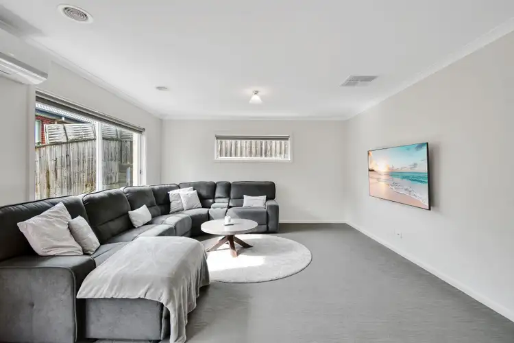 Fifth view of Homely unit listing, 10/3 Manor View, Pakenham VIC 3810