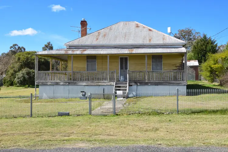 5 Logan Street, Tenterfield NSW 2372