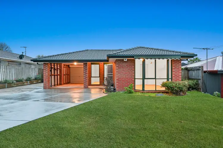 12 Wilmott Close, Berwick VIC 3806