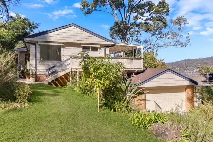 6 Bluefish Crescent, Tascott NSW 2250