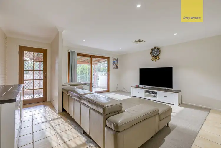 28 Passerine Drive, Rochedale South QLD 4123