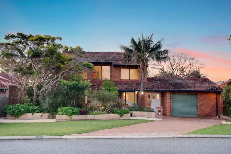 4 Lake Carine Gardens, Carine WA 6020