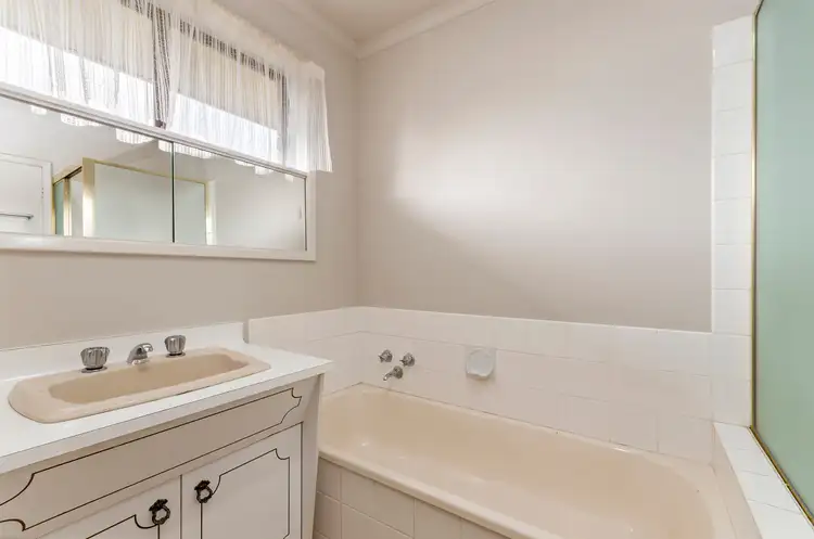 Fifth view of Homely house listing, 2 Gibbons Court, Warrnambool VIC 3280