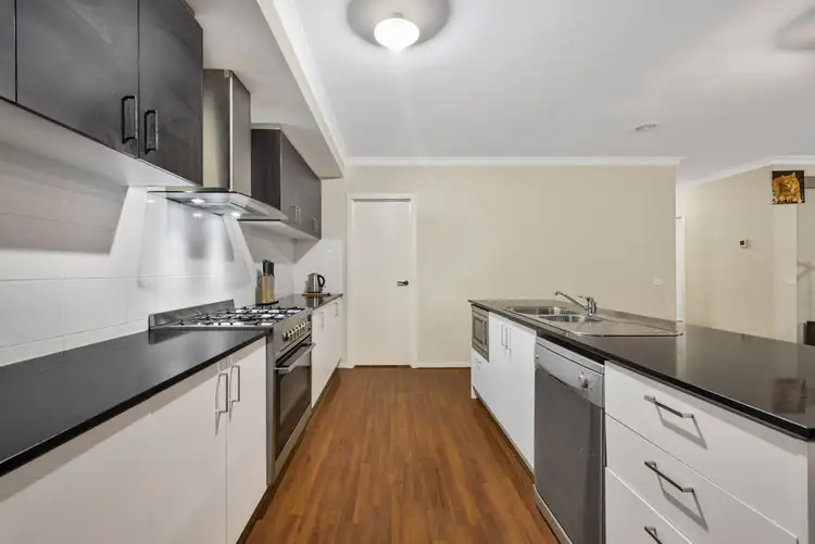 Fifth view of Homely house listing, 5 Ontario Drive, Pakenham VIC 3810