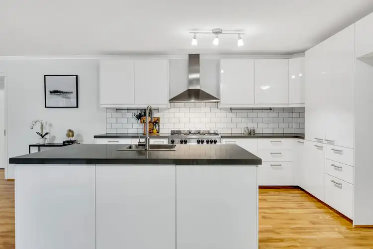 13 Sunnybrook Court, Craigieburn VIC 3064