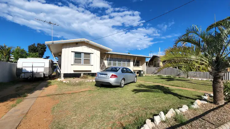 24 Crowther Street, Carnarvon WA 6701