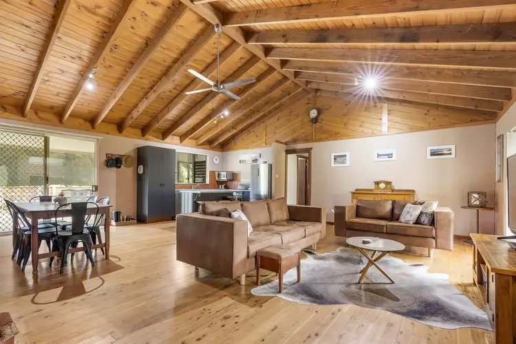 1224 Kangaroo Flat Road