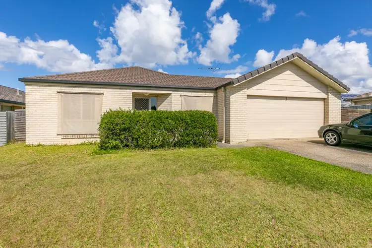 15 Lyndon Way