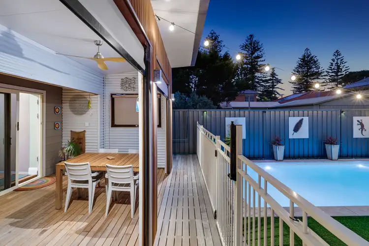 44 Charles Sturt Avenue