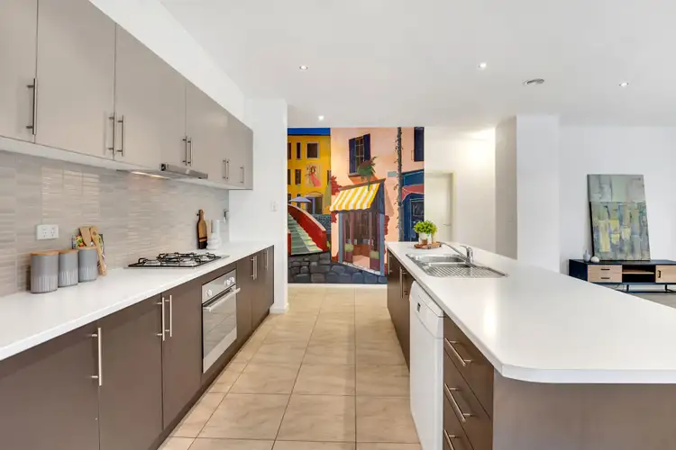 Seventh view of Homely house listing, 10 Stafford Link, Craigieburn VIC 3064