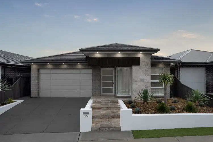 35 Sixteenth Avenue, Austral NSW 2179