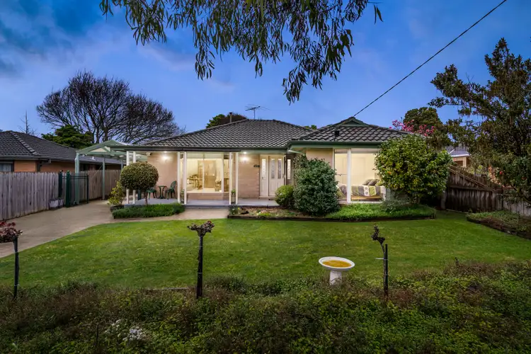 8 Emerson Close, Frankston VIC 3199