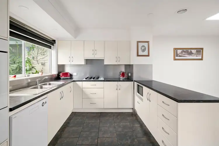 Fifth view of Homely house listing, 8 Emerson Close, Frankston VIC 3199