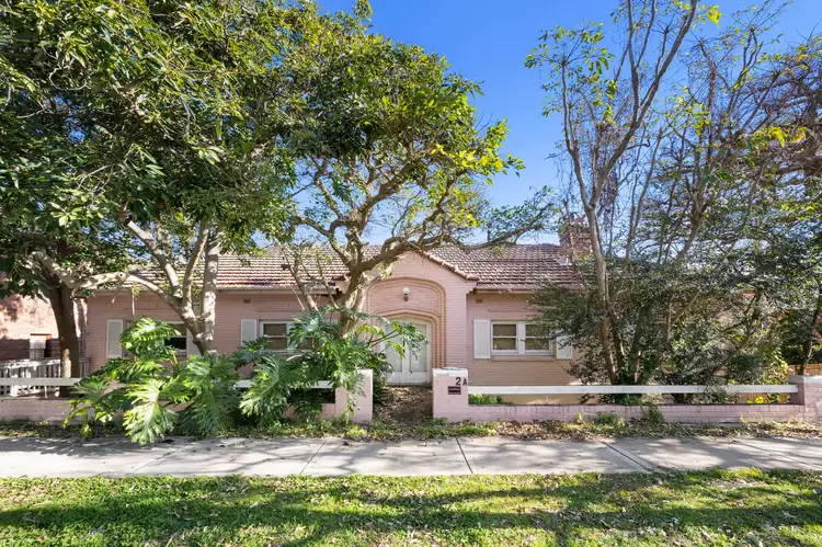 2a Rangers Avenue