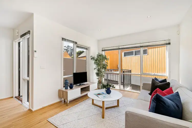 11/2 Gibson Street, Caulfield East VIC 3145