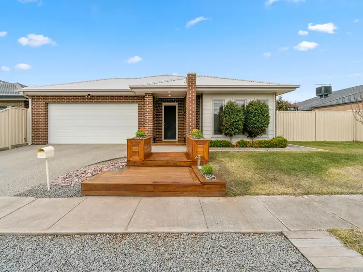 8 Harvest Home Road, Darley VIC 3340