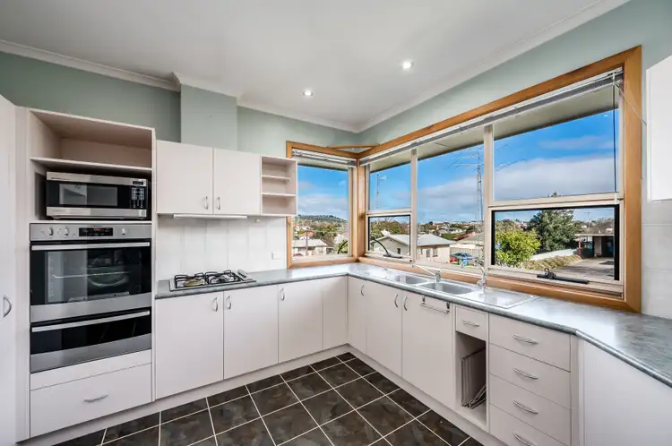 Sixth view of Homely house listing, 6 Hartley Court, Mount Gambier SA 5290