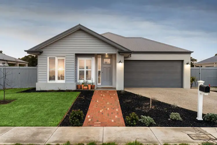 3 Oak Grove, Romsey VIC 3434