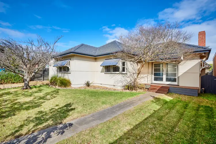 32 Spray Street