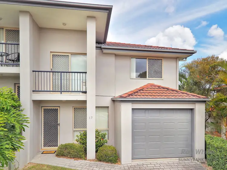 25 Lang Street