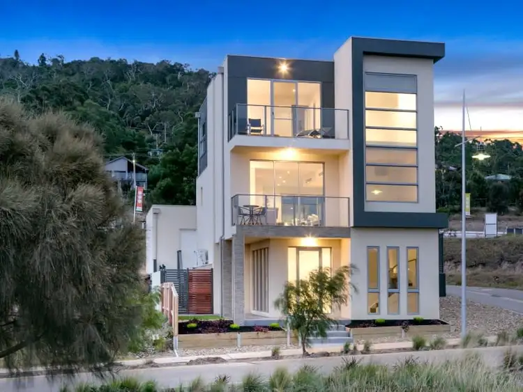 4 Spinnaker Terrace, Safety Beach VIC 3936