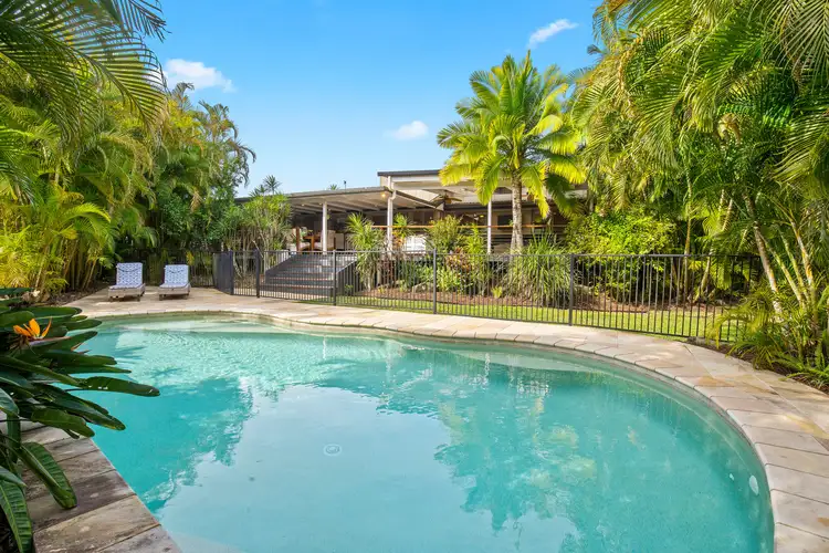 4 Lark Court, Carrara QLD 4211