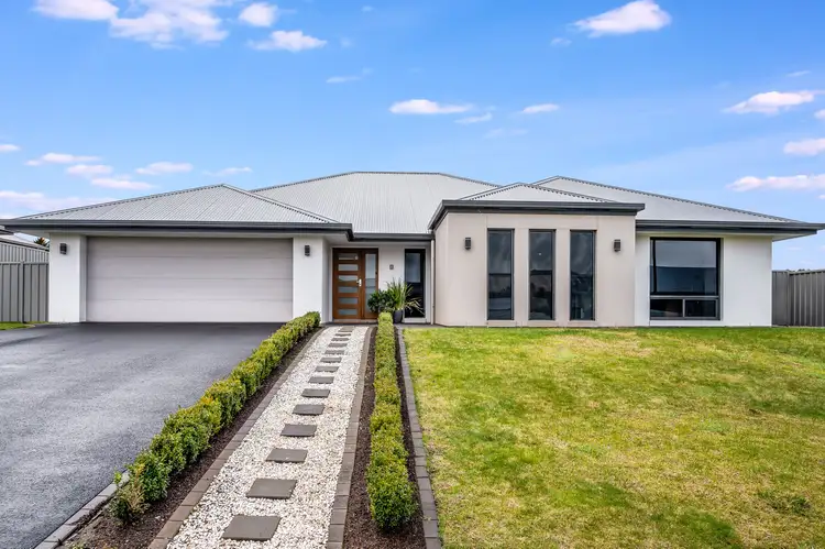 6 Coolum Close, Worrolong SA 5291