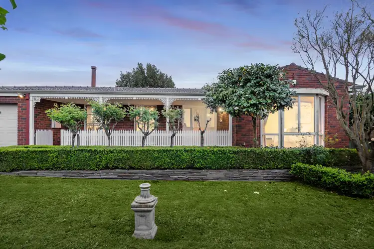 39 Gwingana Crescent, Glen Waverley VIC 3150