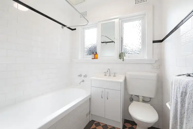 Fifth view of Homely apartment listing, 3/4 Mount Street, Coogee NSW 2034
