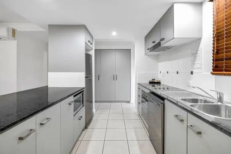 Fourth view of Homely unit listing, 2/2-8 Blue Water Lane, Trinity Beach QLD 4879