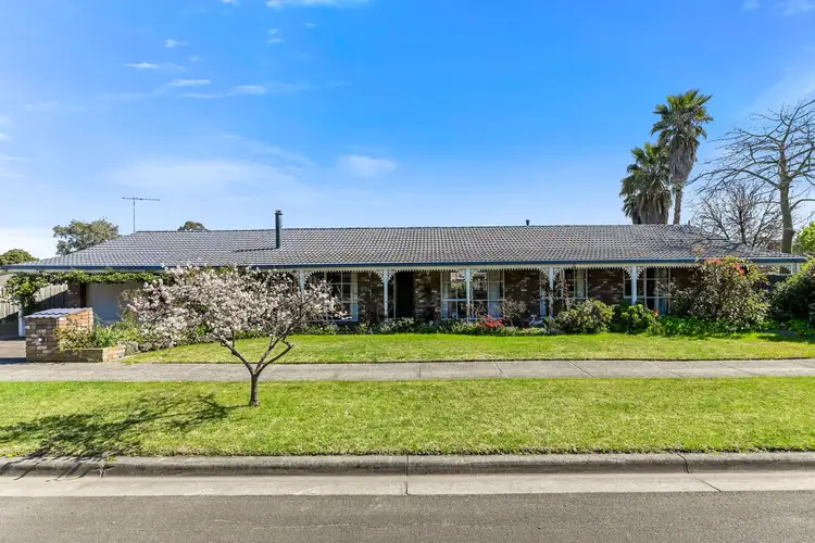 34 Strathavan Drive, Berwick VIC 3806