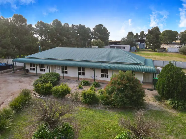 2 Windsor Street, Forbes NSW 2871