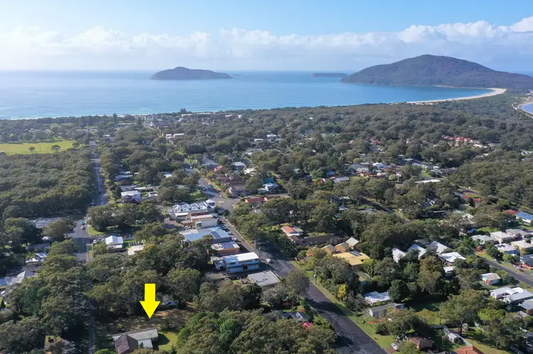 18 Yamba Street, Hawks Nest NSW 2324
