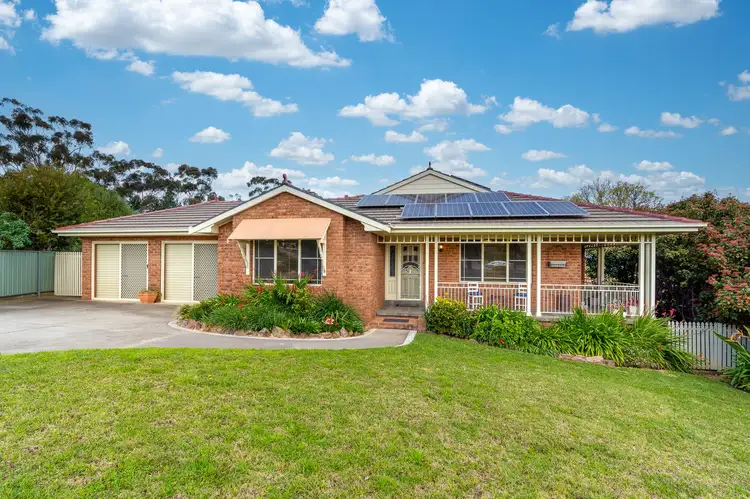 9 Grevillea Close, Cowra NSW 2794