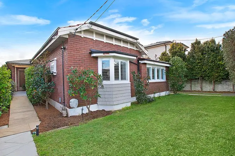 20 Russell Street, Russell Lea NSW 2046