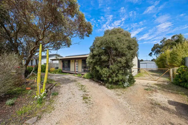 15 Cemetery Road, Callington SA 5254