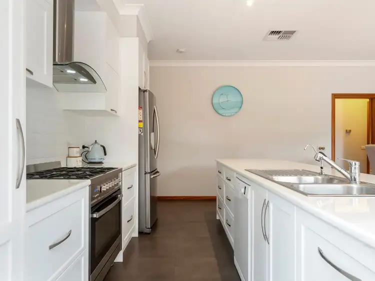Seventh view of Homely house listing, 2 Lane Court, Darley VIC 3340