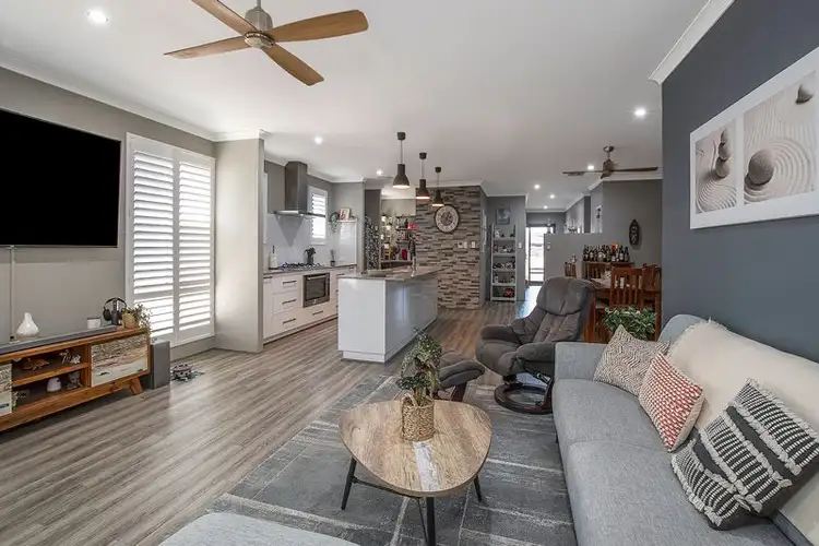 4 Fuchsia Street, Karnup WA 6176