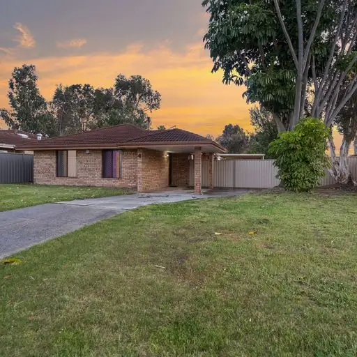 4 Holley Place, Marangaroo WA 6064