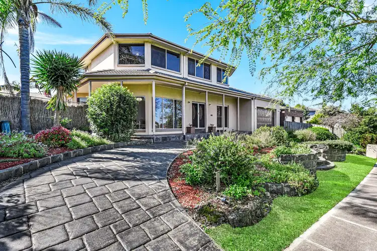 28 Edrington Park Drive, Berwick VIC 3806