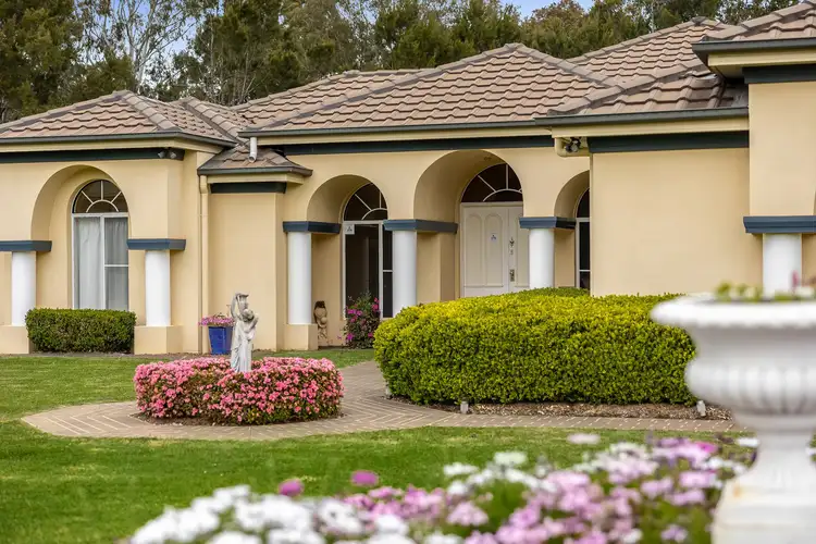 11 Bronwyn Court, Highfields QLD 4352